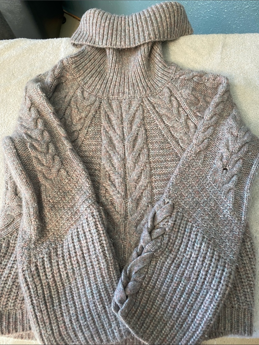 Express Cable-Knit Turtleneck Sweater women’s small